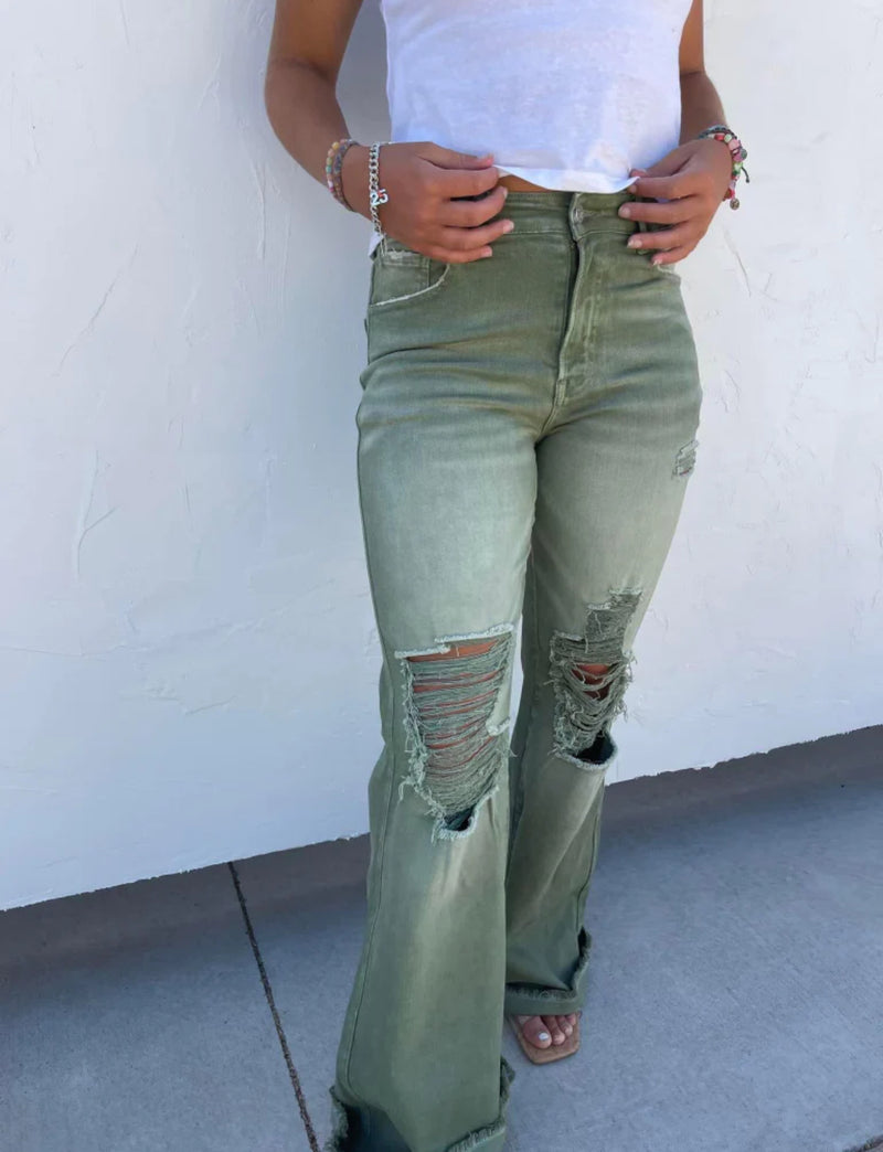 Laken Distressed Jeans