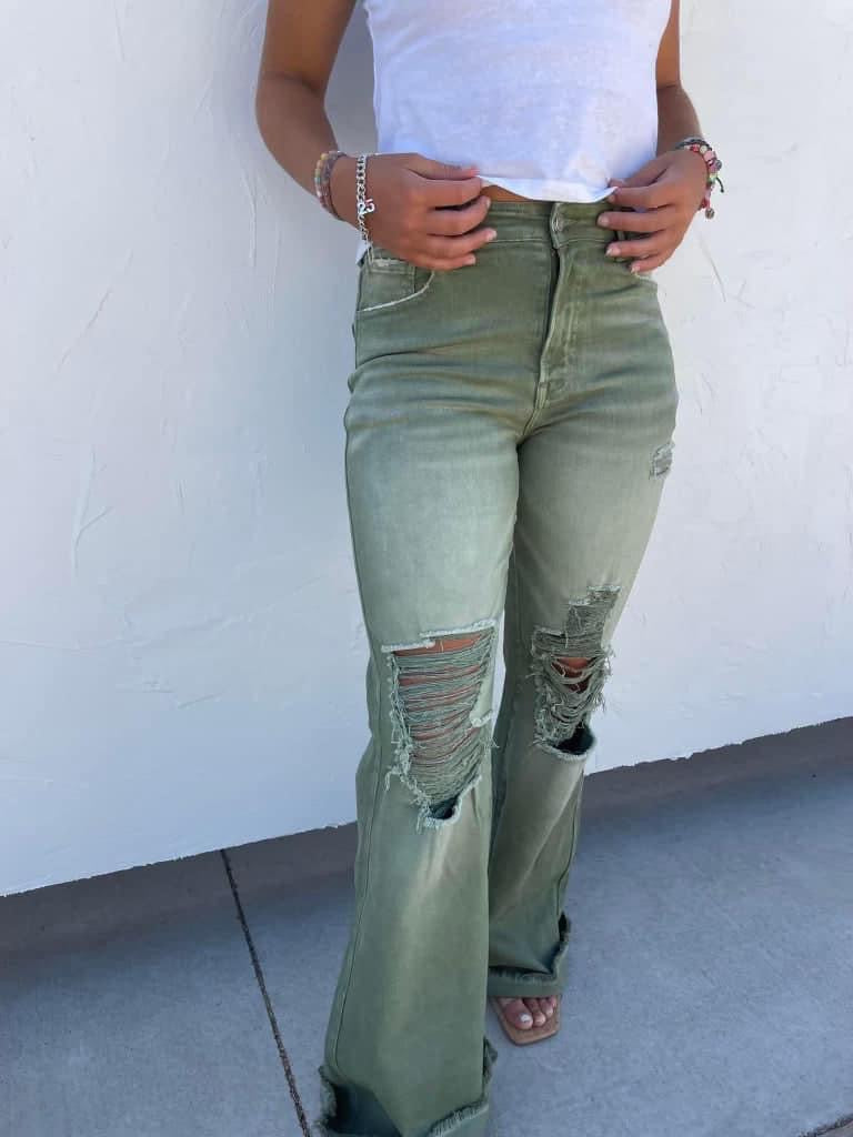 Laken Distressed Jeans