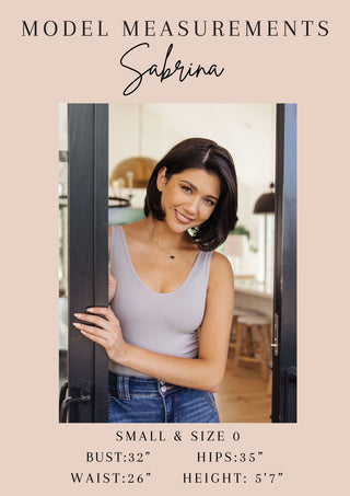 Supplier model Sabrina reference card showing body measurements and usual clothing sizes, not product measurements.
