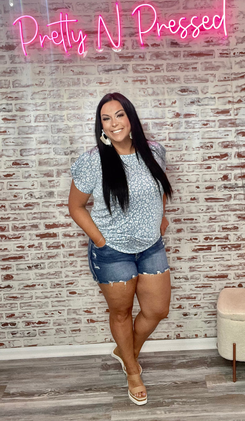 Kollyns Fray Hem Shorts